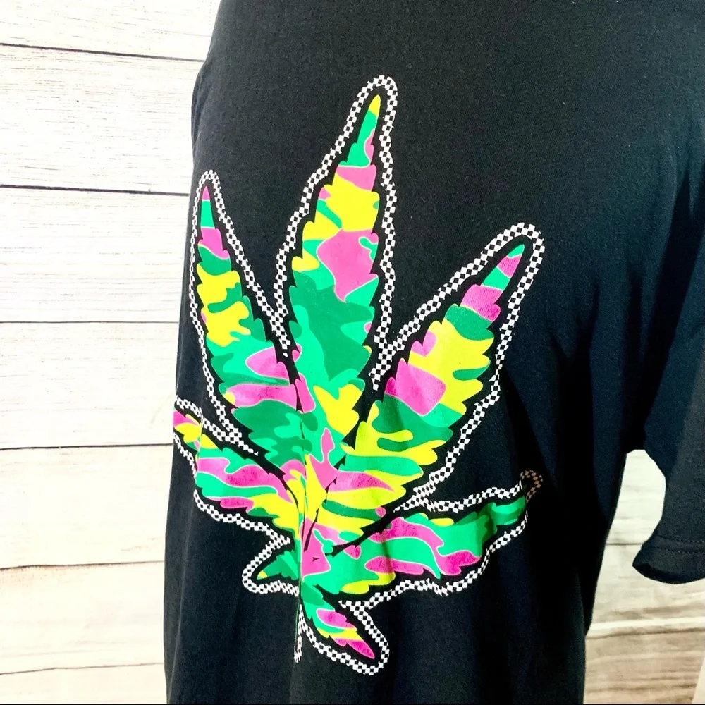 SPENCERS Weed Leaf Tee size L - Picture 3 of 5